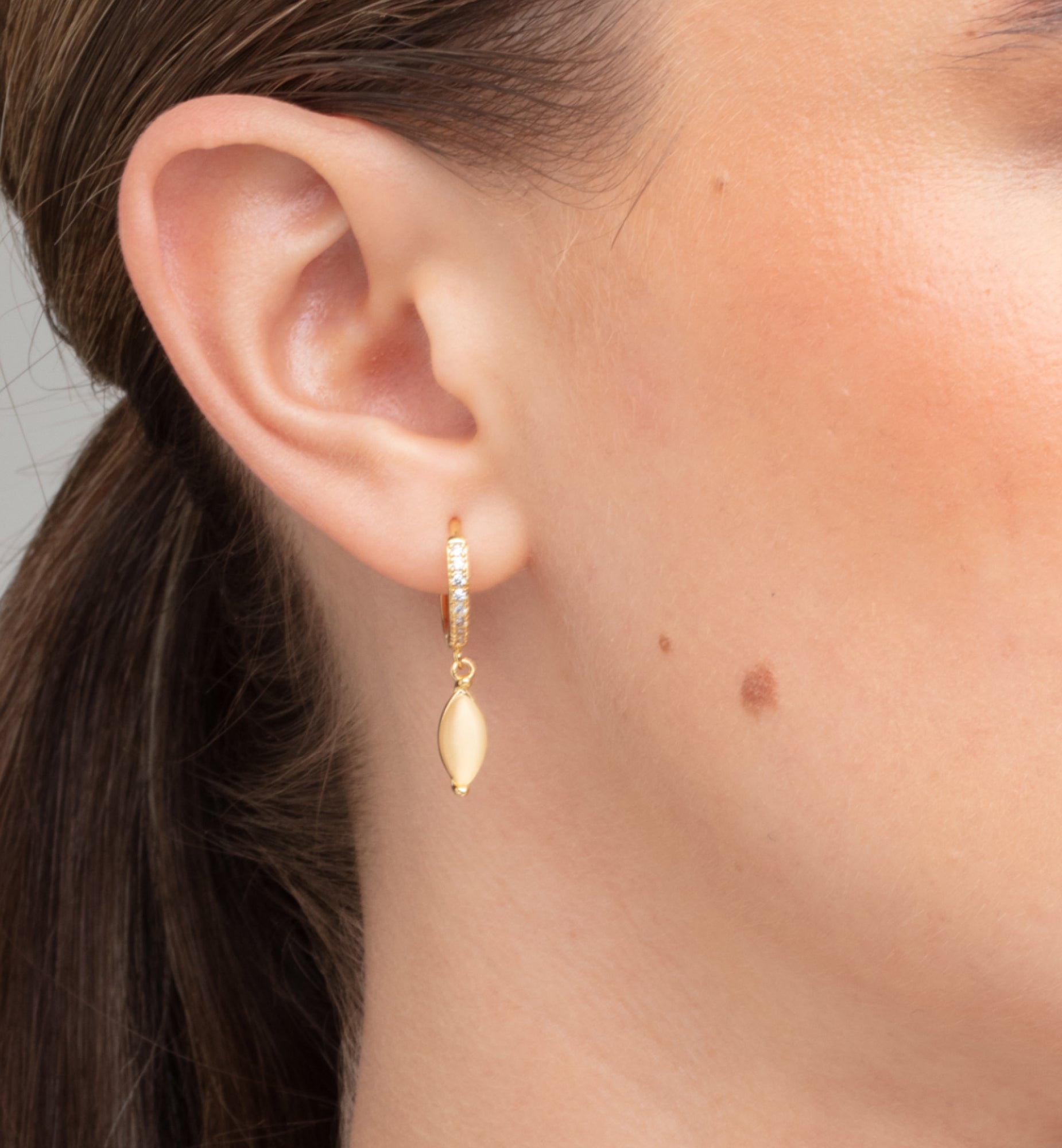 Nekomeishi Cream Cats Eye Earrings