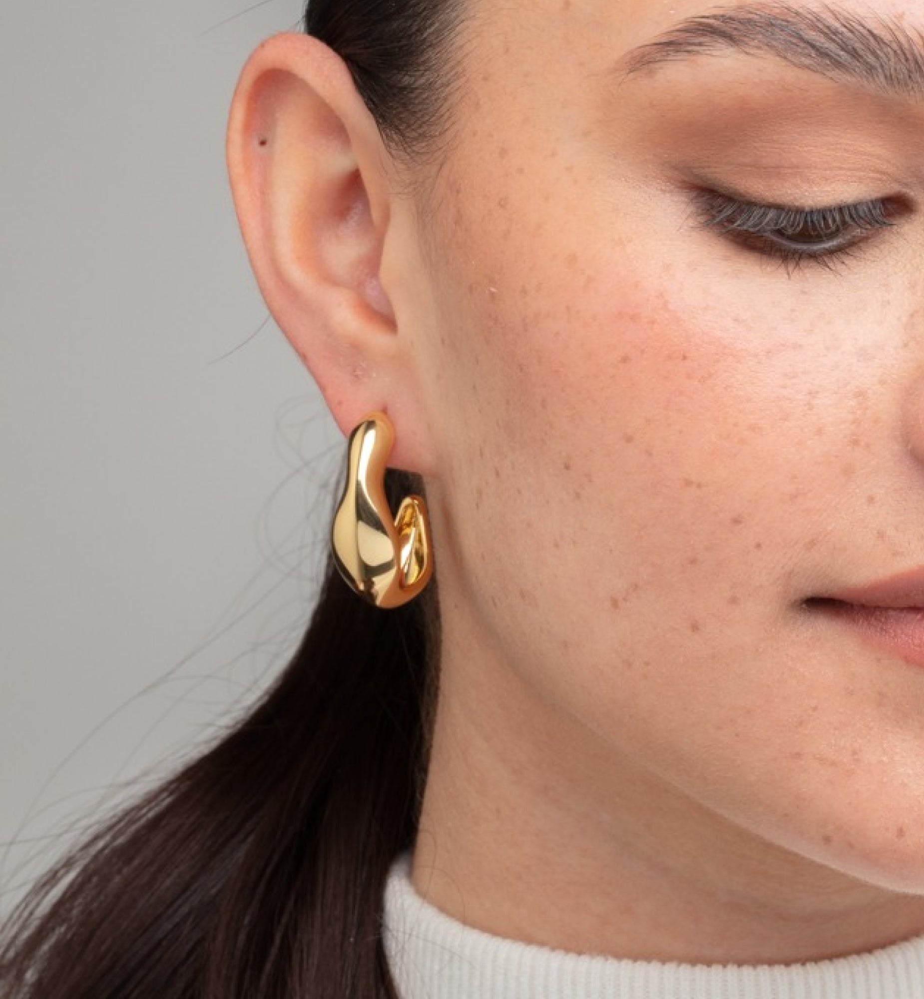 Nami Gold Wave Hoops