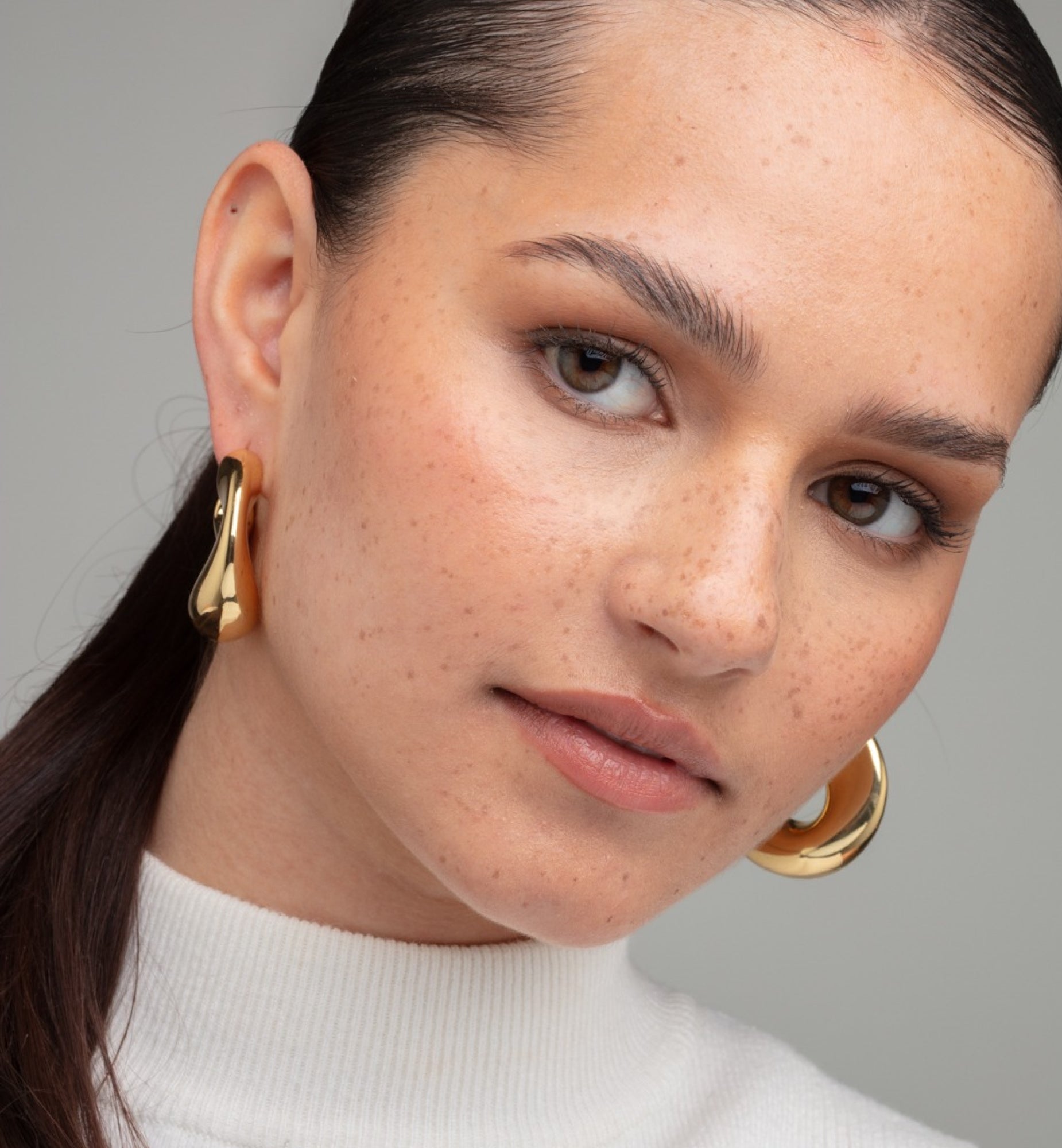 Nami Gold Wave Hoops