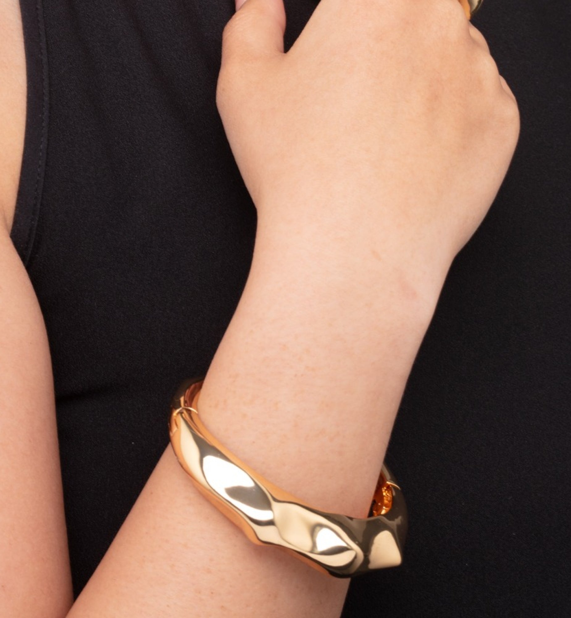 Nami Gold Hammered Bangle