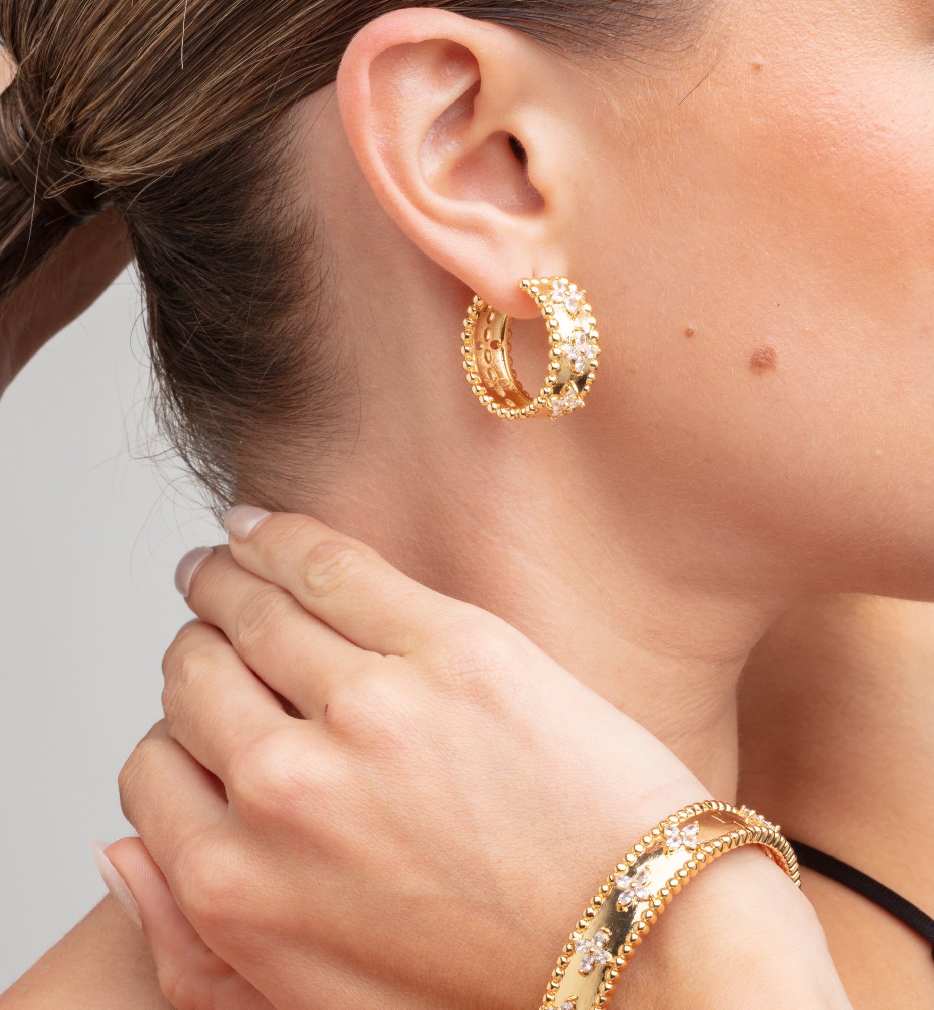 Kinmokusei Gold Bead Floral Earrings