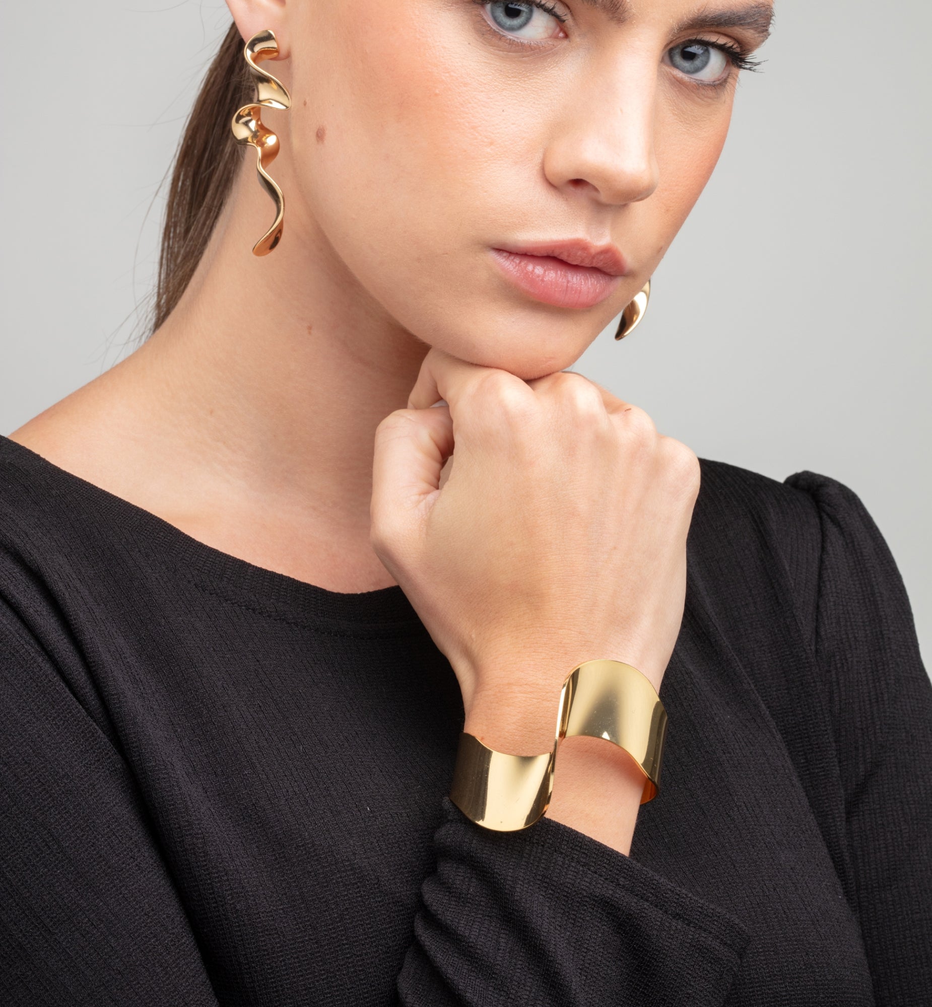 Nami Gold Wave Bangle