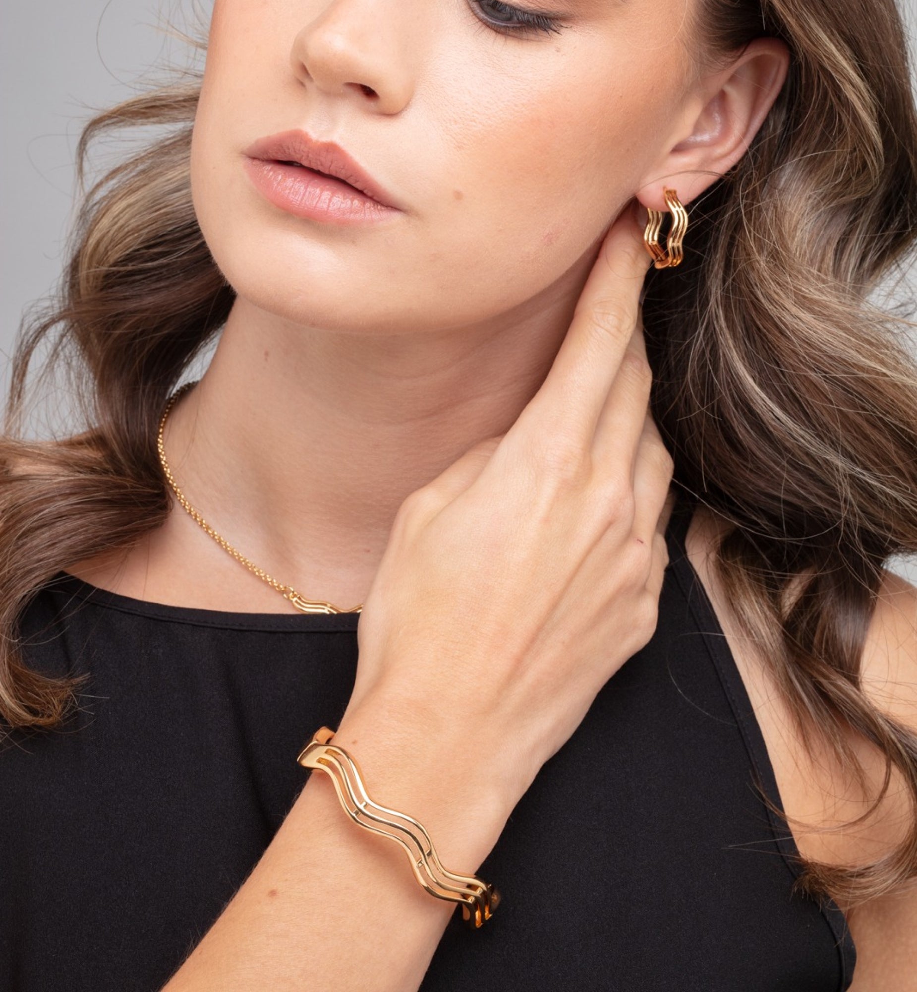 Nami Gold Wave Earrings