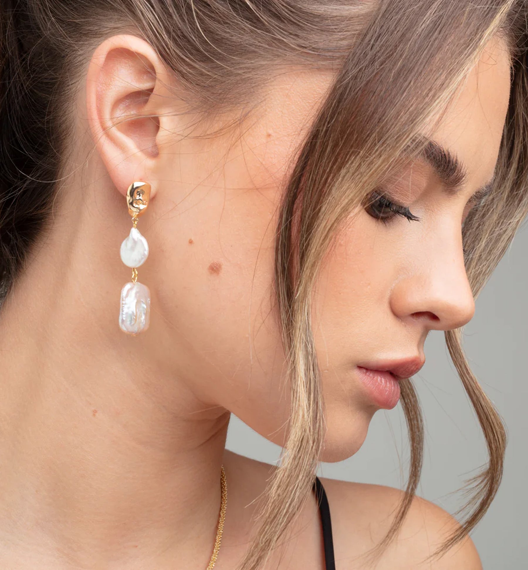 Shinju Gold Square Pearl Earrings