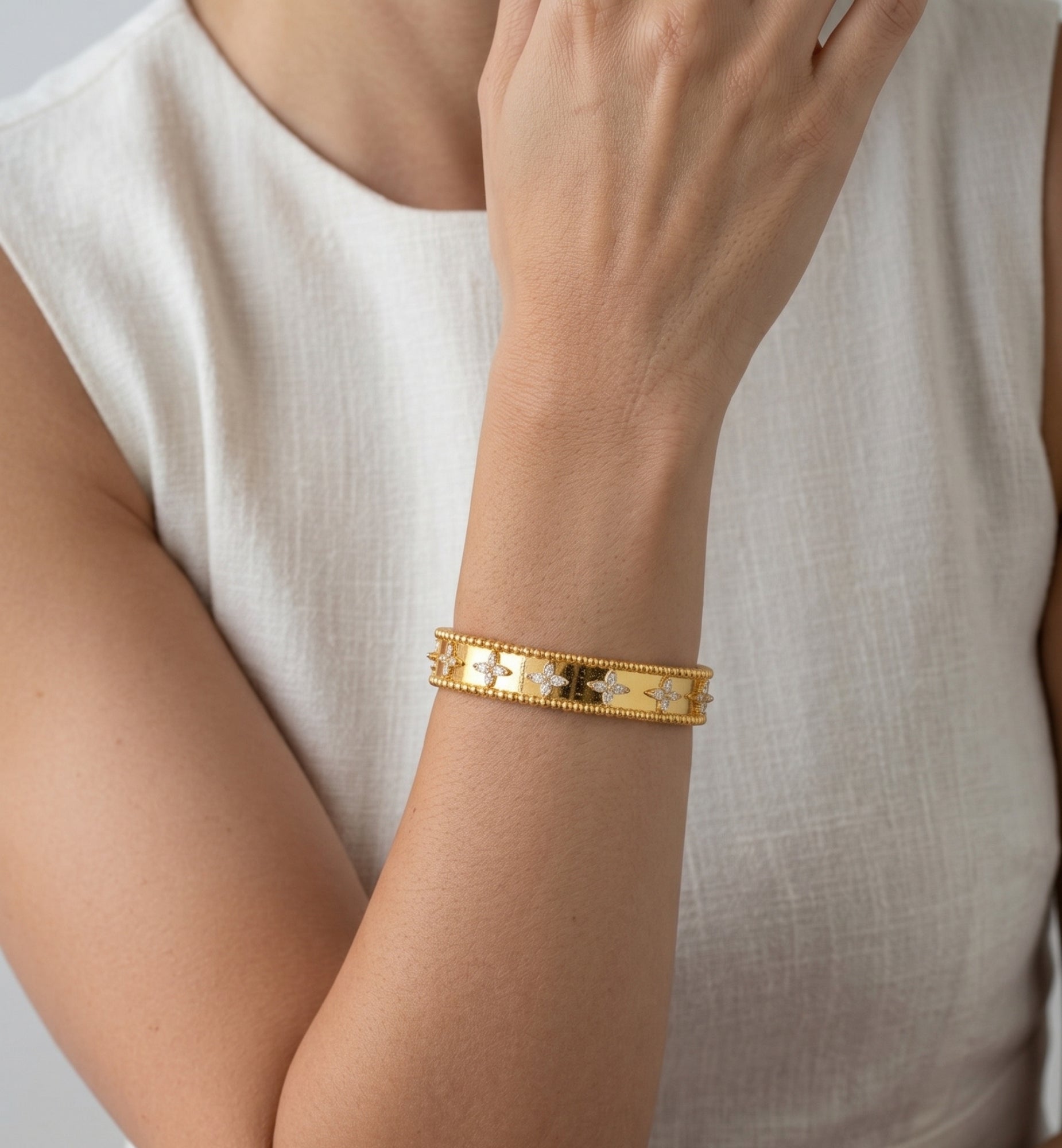 Kinmokusei Gold Flower Beaded Bangle