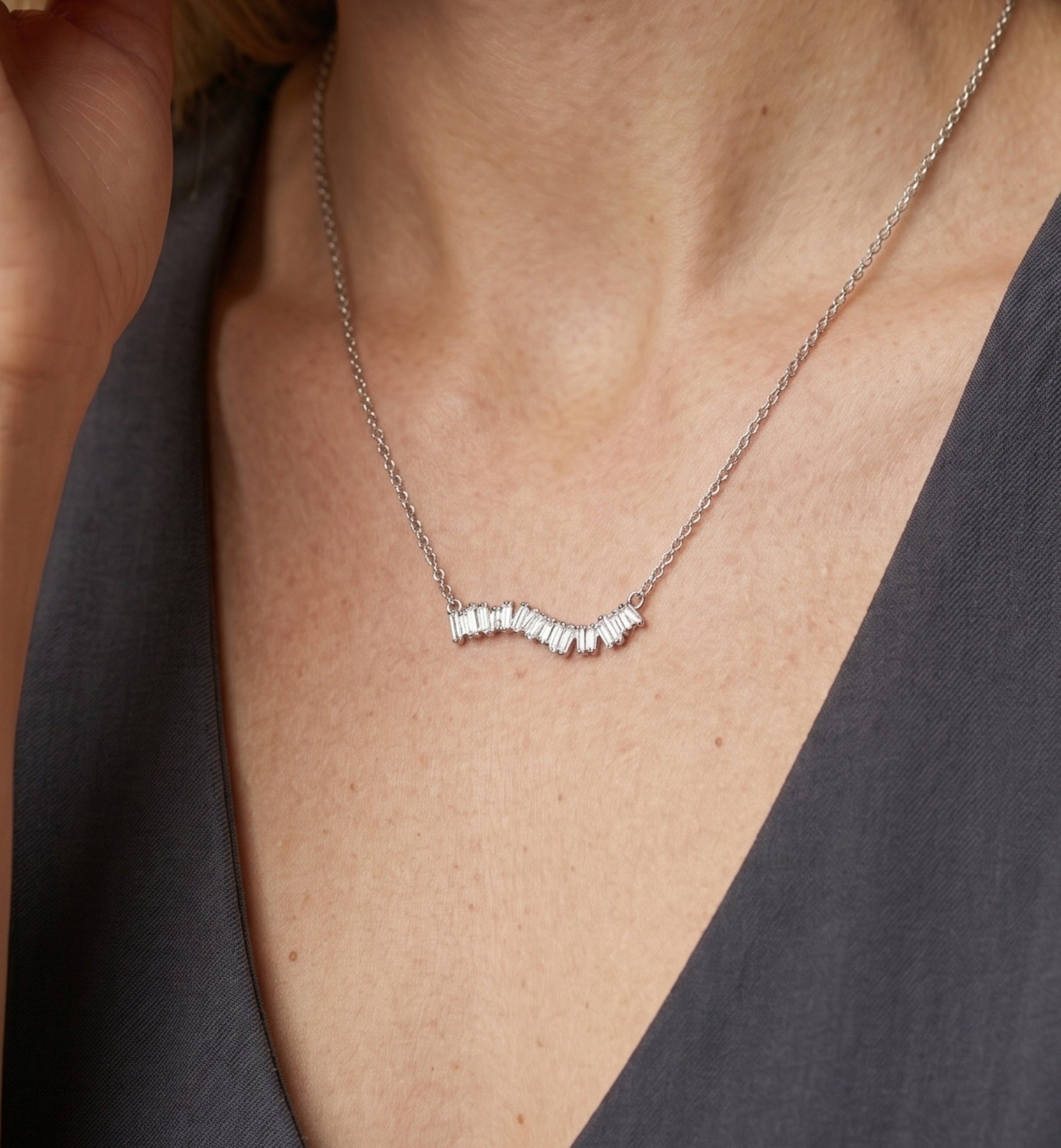 Nami Silver Stone Wave Necklace