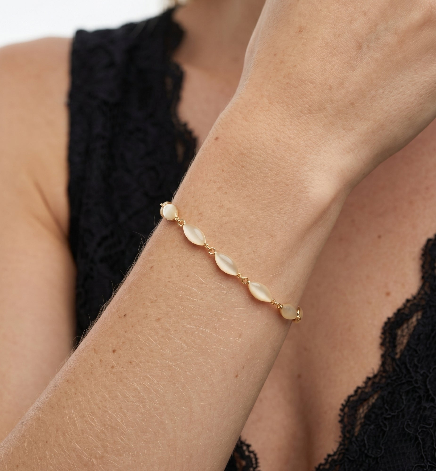 Nekomeishi Cream Cats Eye Bracelet