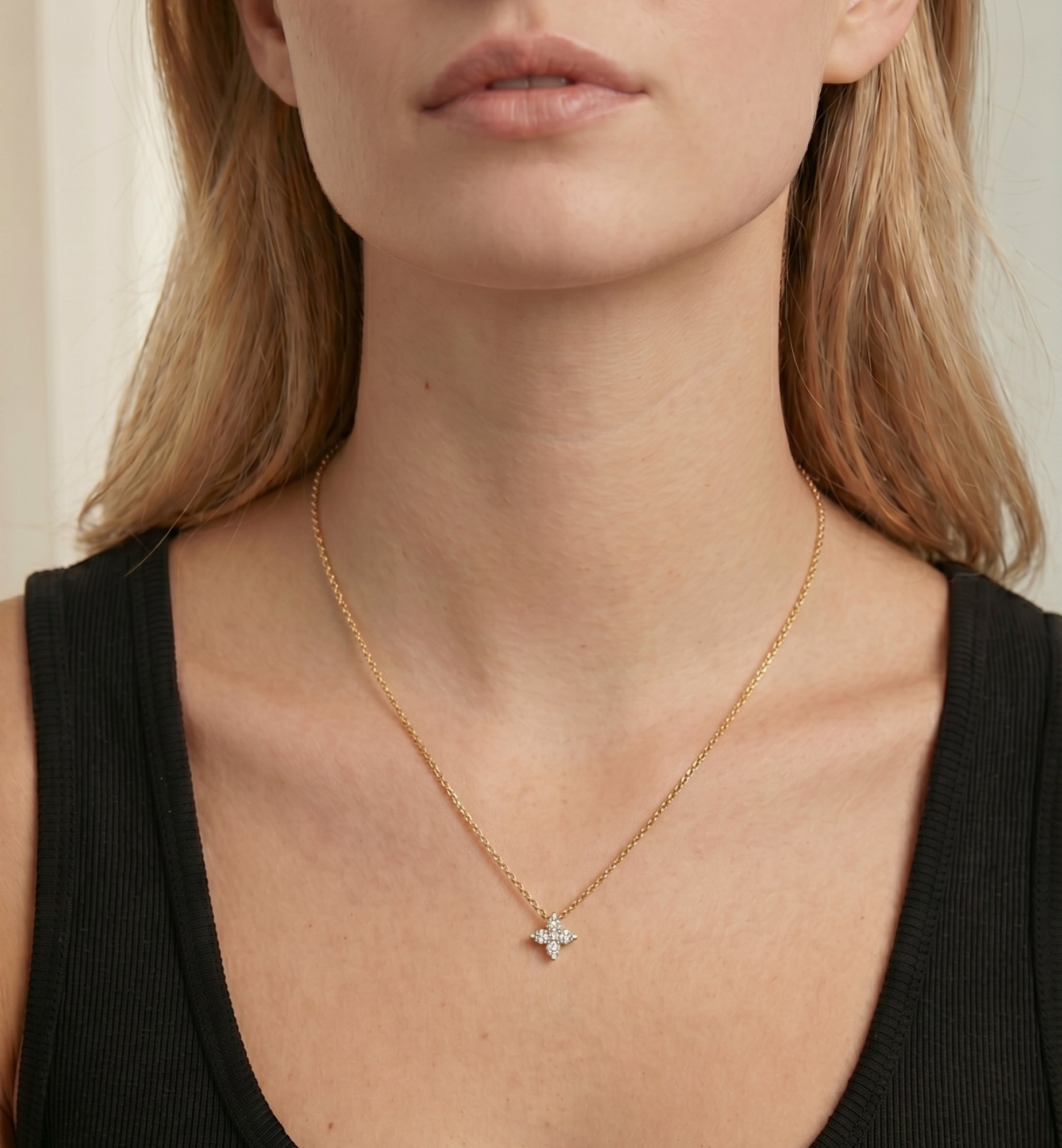 Kinmokusei Gold Floral Pendant Necklace