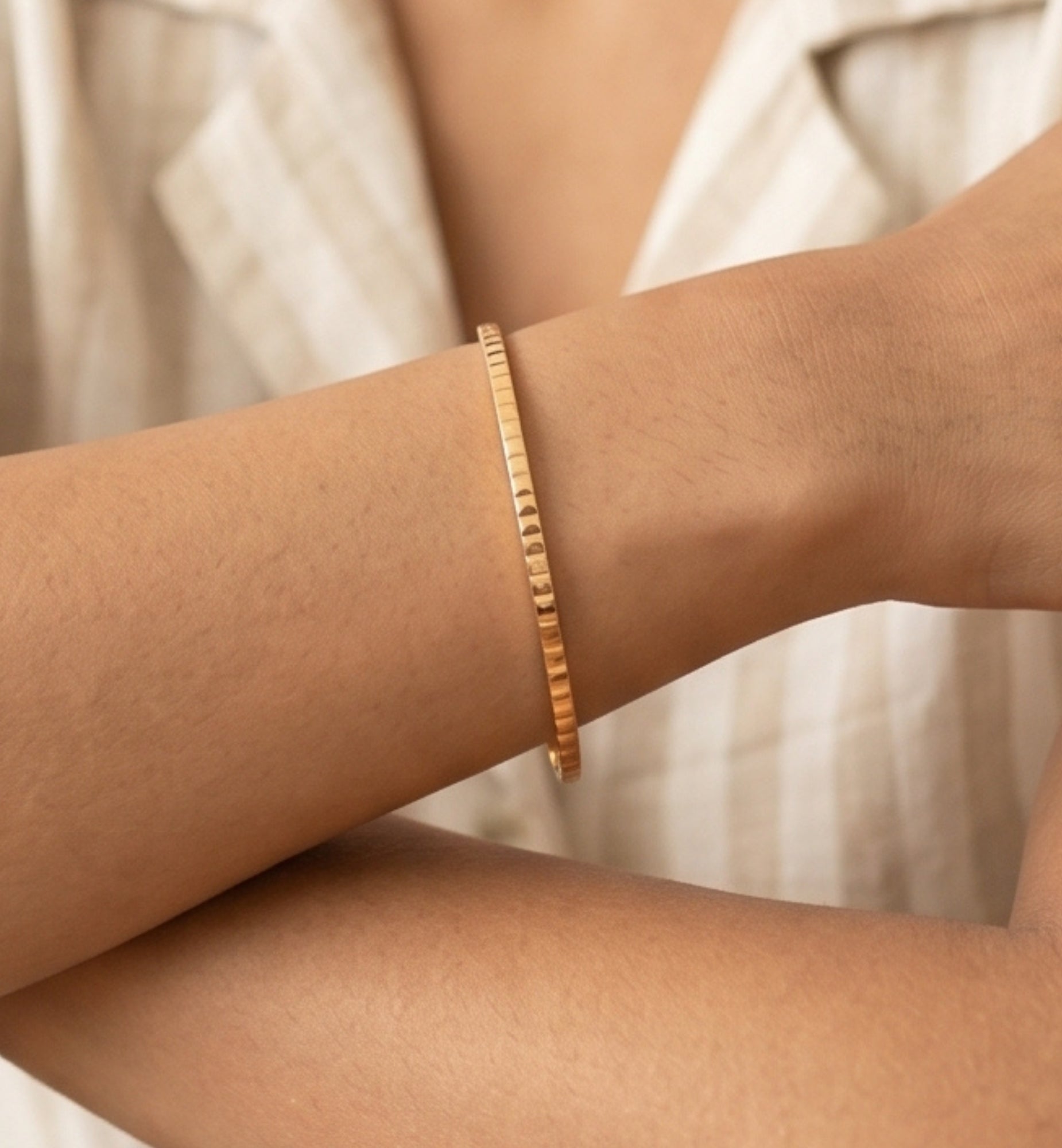 Shikaku Gold Bangle