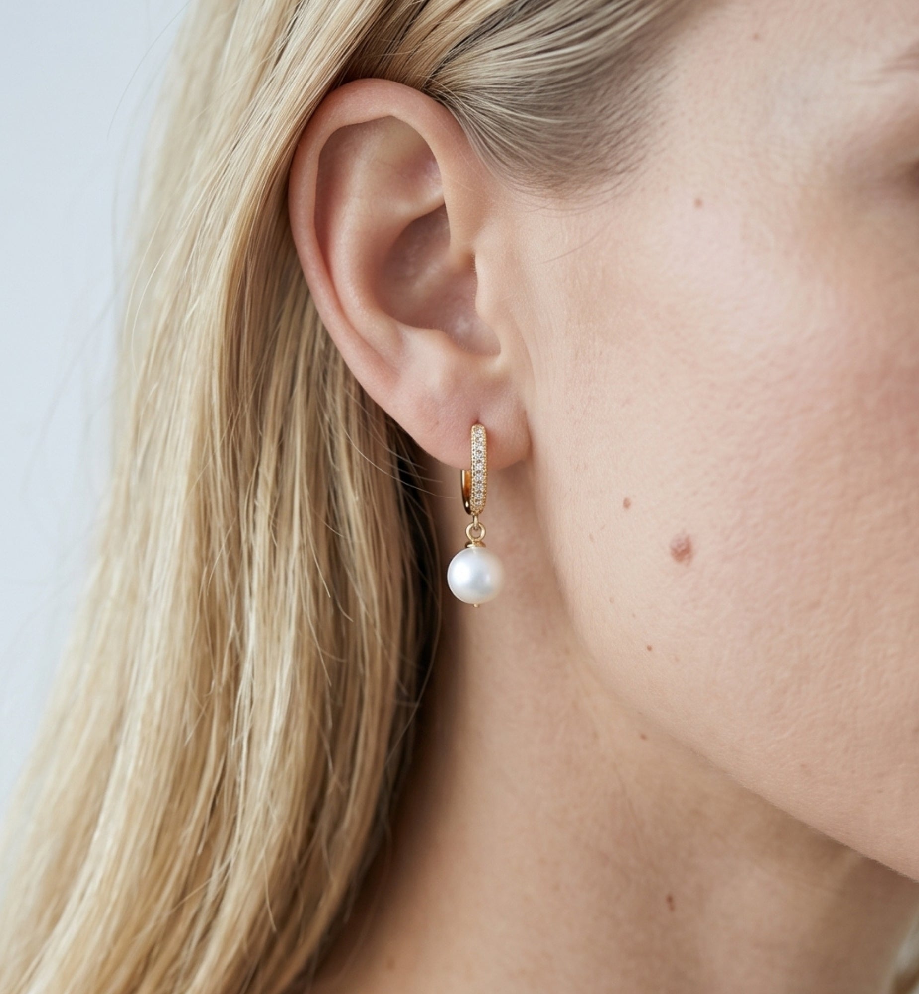 Shinju Gold Pearl Hoops