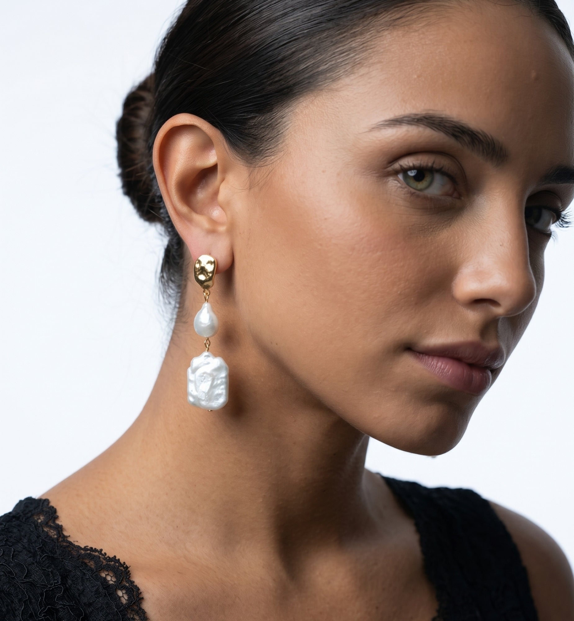 Shinju Gold Square Pearl Earrings