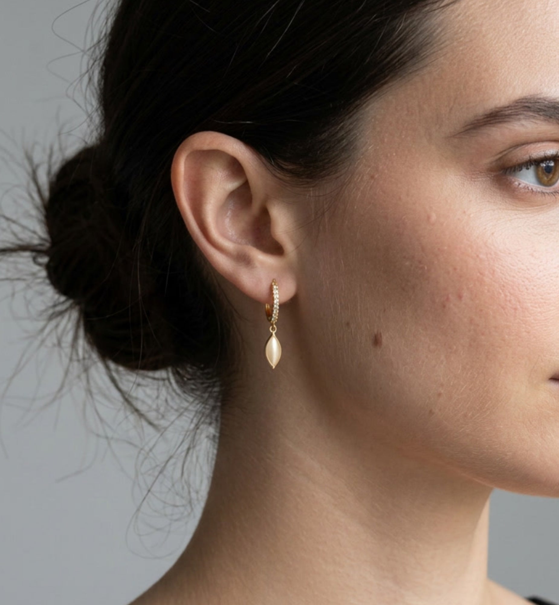 Nekomeishi Cream Cats Eye Earrings