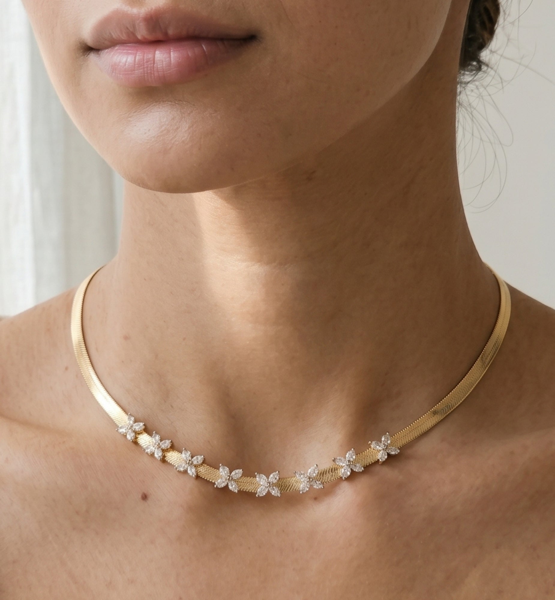 Kinmokusei Gold Chain Floral Necklace