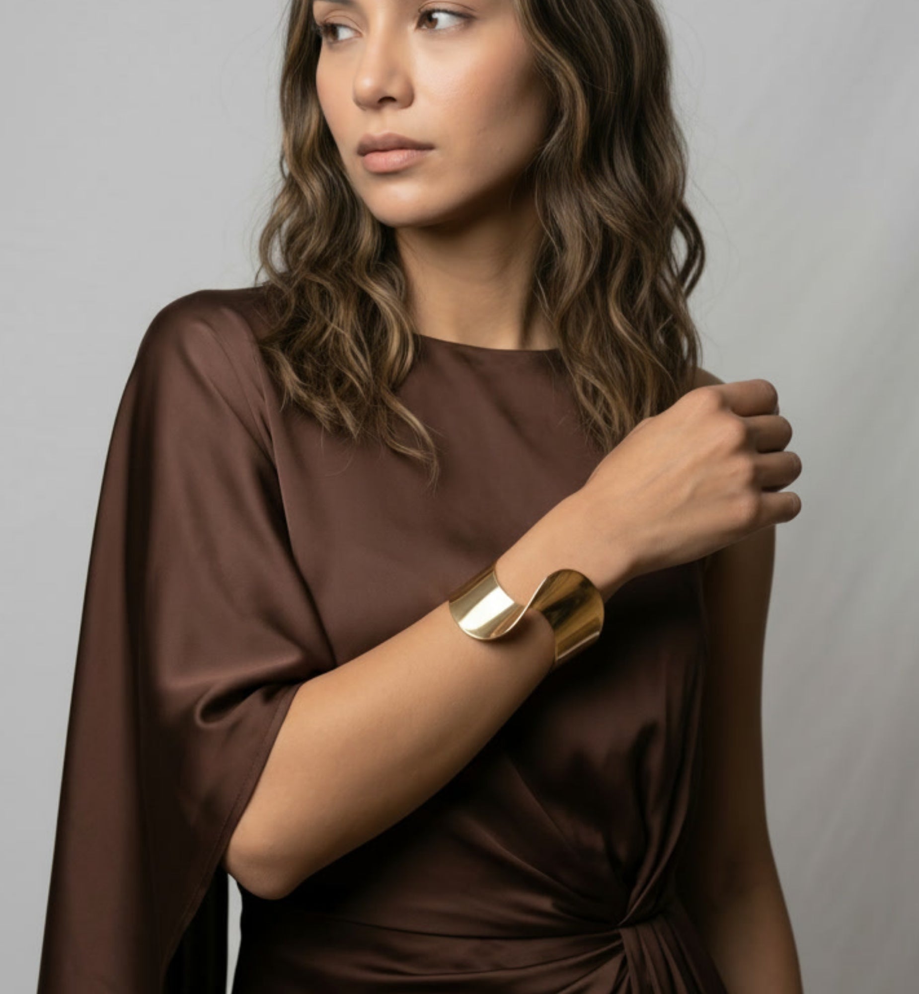 Nami Gold Wave Bangle