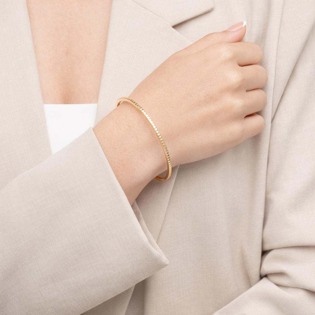 Shikaku Gold Bangle