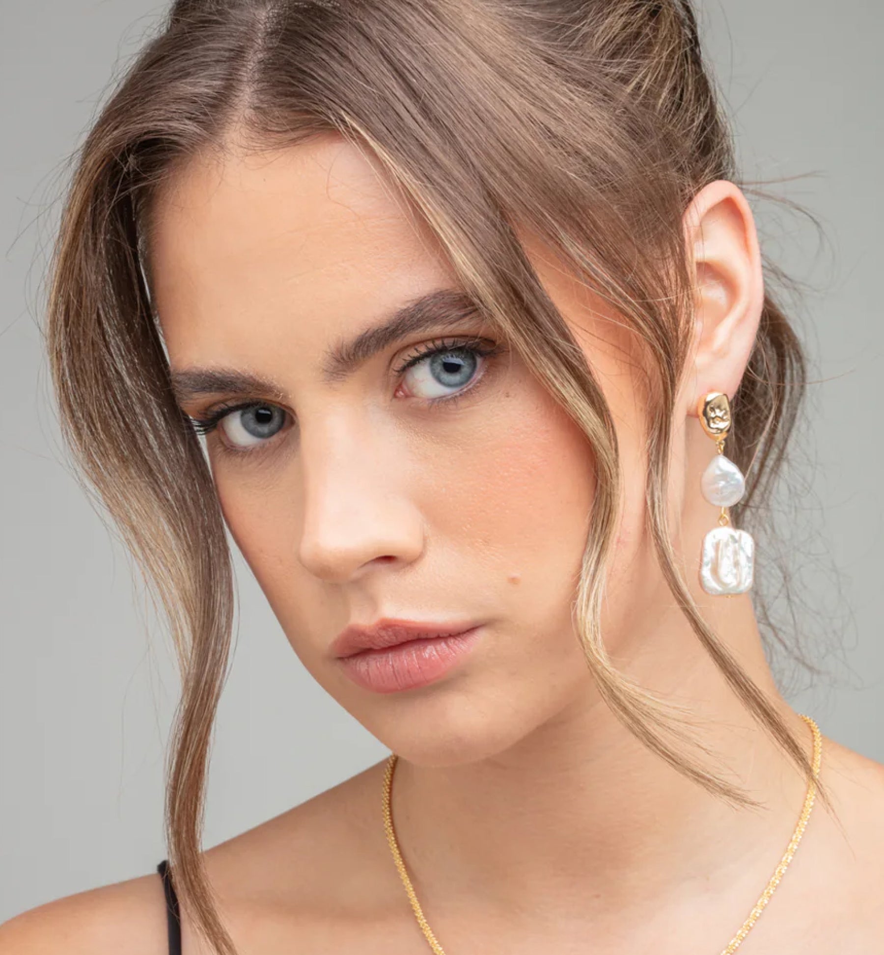Shinju Gold Square Pearl Earrings