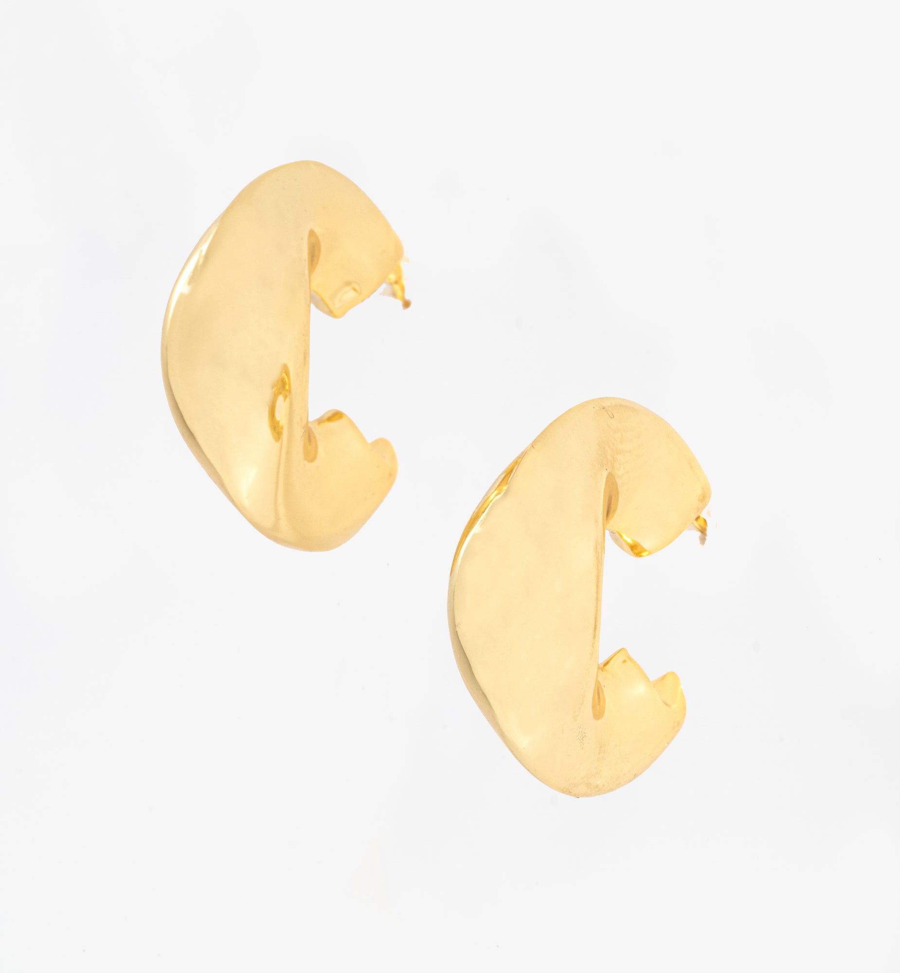 Nami Gold Wave Hoops