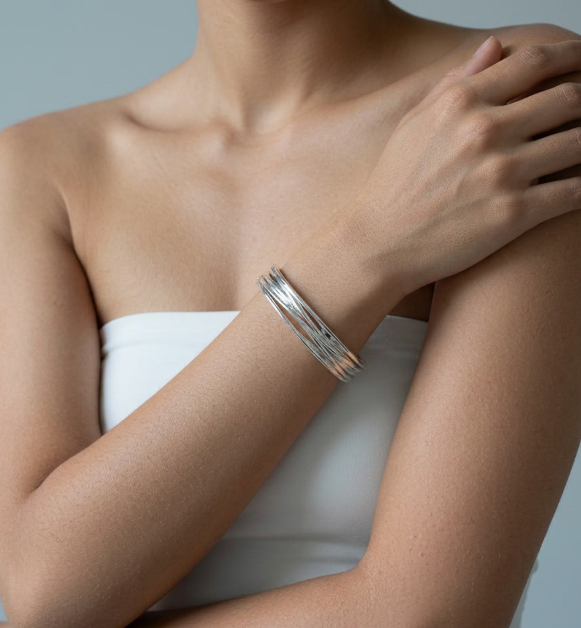 Nami Silver Twist Bangle