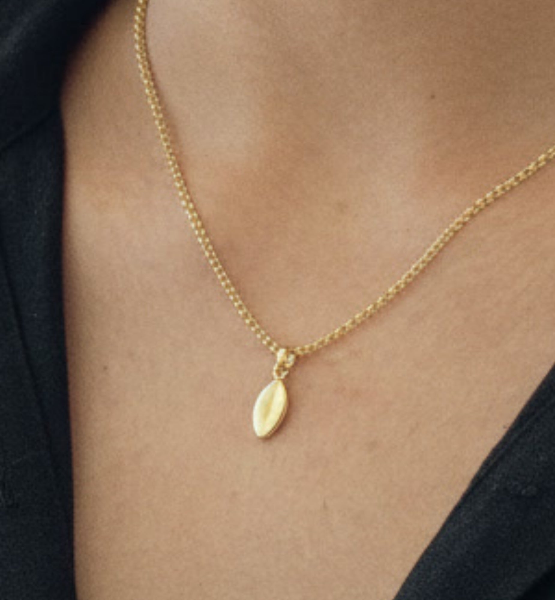 Nekomeishi Cream Cats Eye Pendant