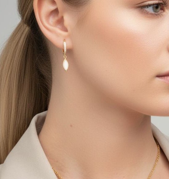 Nekomeishi Cream Cats Eye Earrings